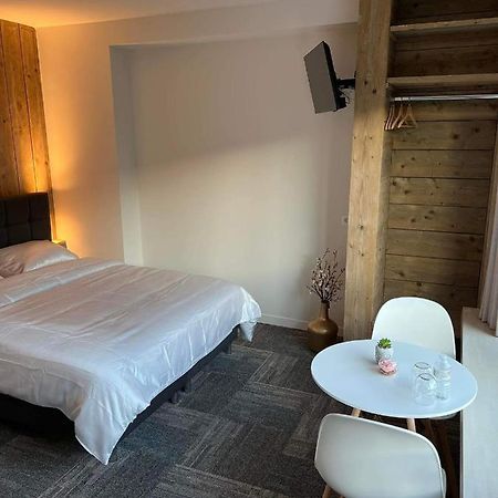 Nieuwe Kamer In Centrum Brugge Met Badkamer ! Bagian luar foto